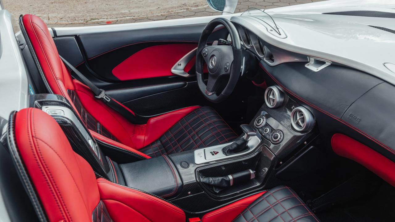 2009 Mercedes - Benz SLR McLaren Stirling Moss