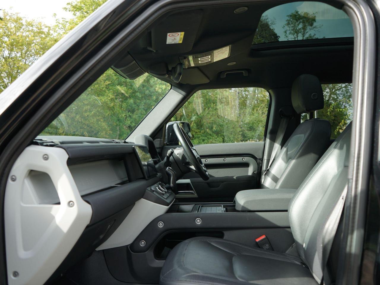2022 Land Rover 3.0 D300 MHEV X-Dynamic SE SUV 5dr Diesel Auto 4WD Euro 6 (s/s) (300 ps)