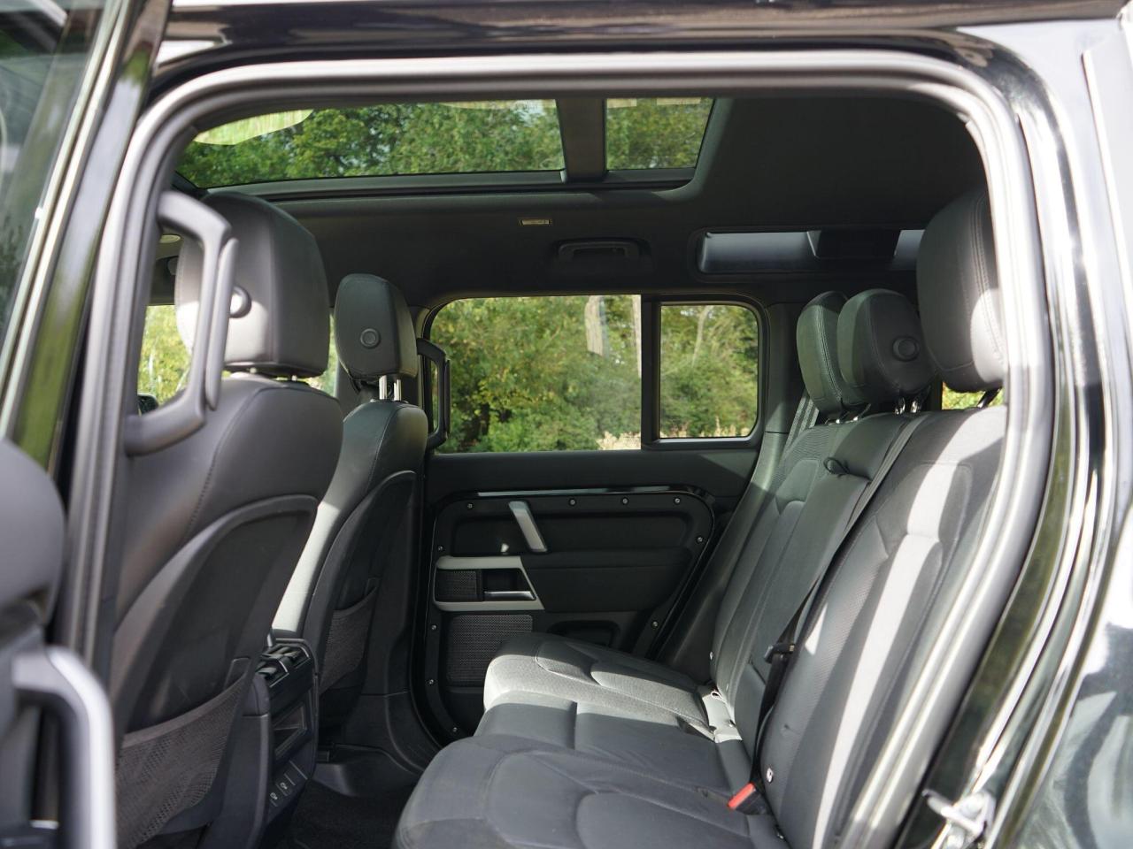 2022 Land Rover 3.0 D300 MHEV X-Dynamic SE SUV 5dr Diesel Auto 4WD Euro 6 (s/s) (300 ps)