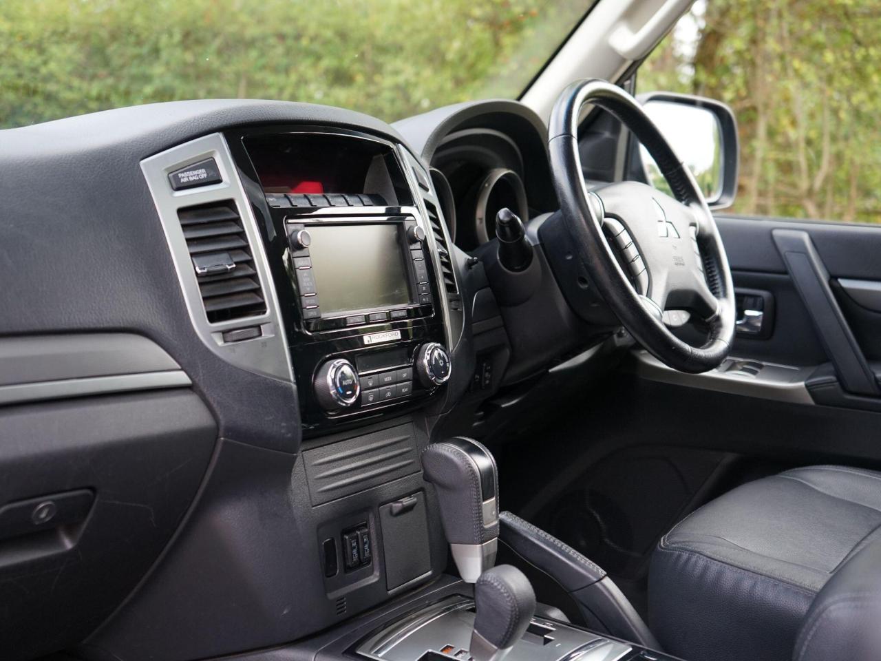 2016 Mitsubishi 3.2 DI-DC SG3 Auto 4WD Euro 6 5dr LWB