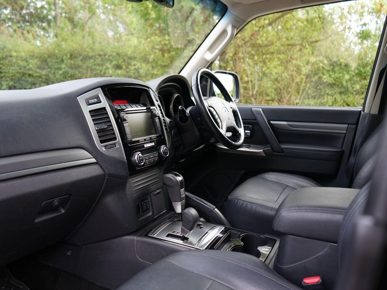 2016 Mitsubishi 3.2 DI-DC SG3 Auto 4WD Euro 6 5dr LWB