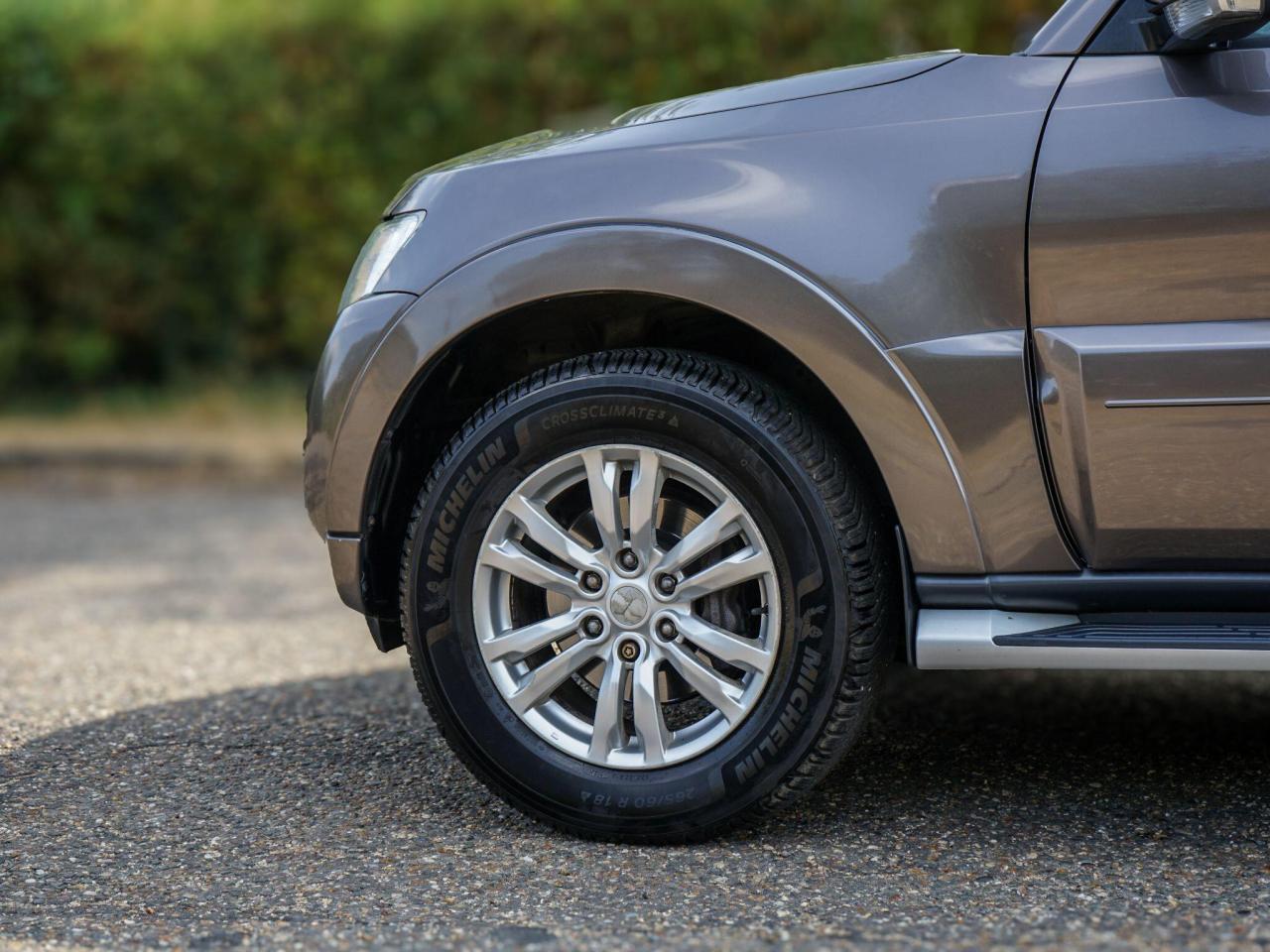 2015 Mitsubishi 3.2 DI-DC SG3 Auto 4WD Euro 5 5dr LWB
