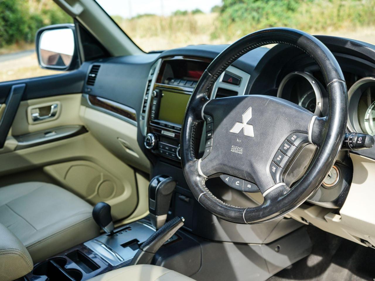 2015 Mitsubishi 3.2 DI-DC SG3 Auto 4WD Euro 5 5dr LWB