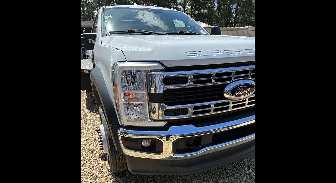 2023 Ford F550