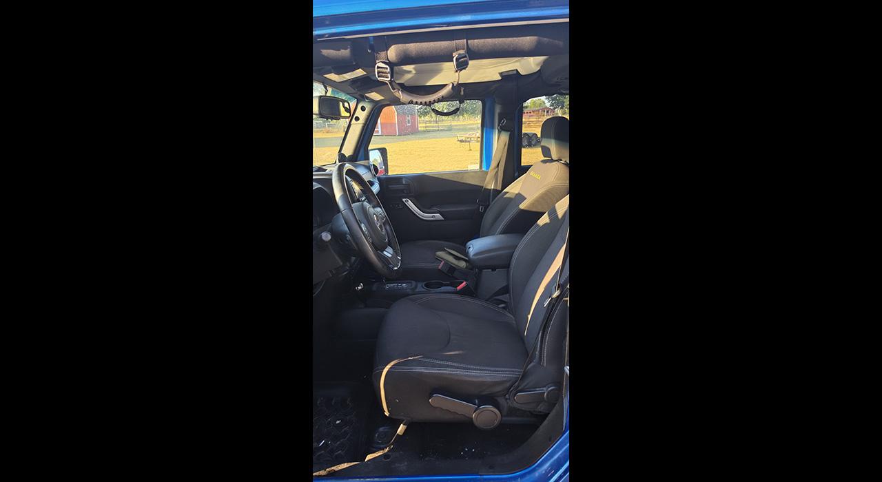 2014 Jeep WRANGLER UNLIMITED SAHARA