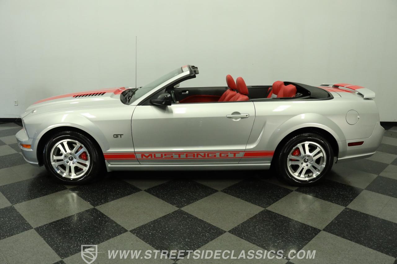 2005 Ford Mustang GT Convertible