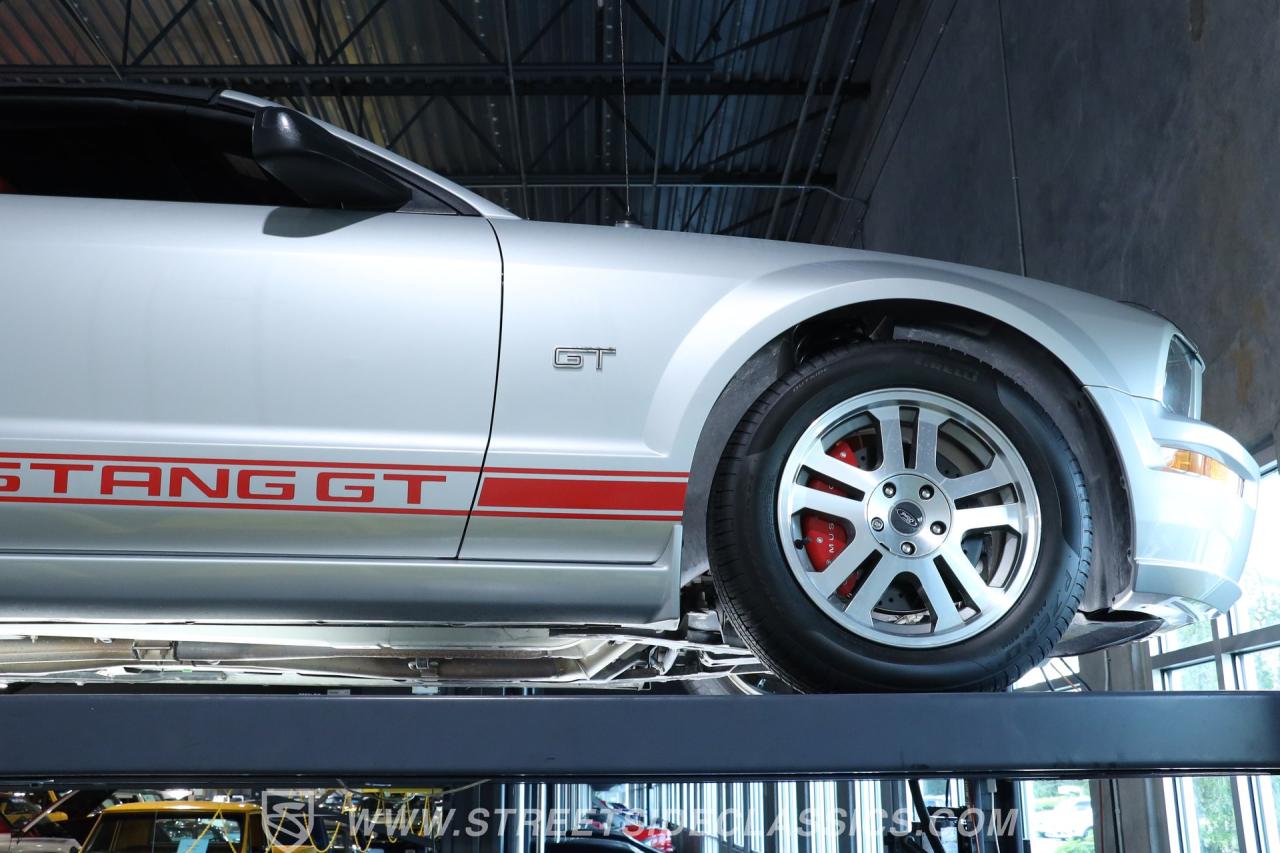 2005 Ford Mustang GT Convertible