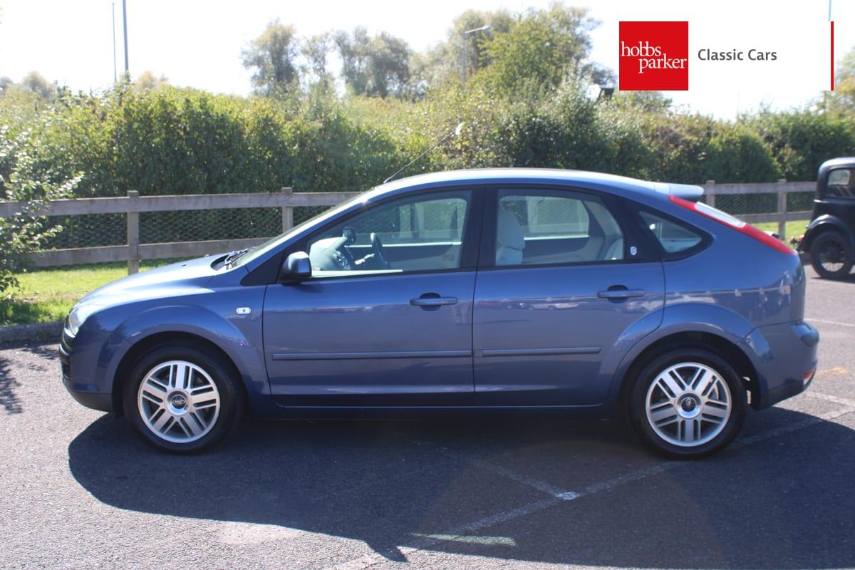 2005 Ford FOCUS GHIA AUTO