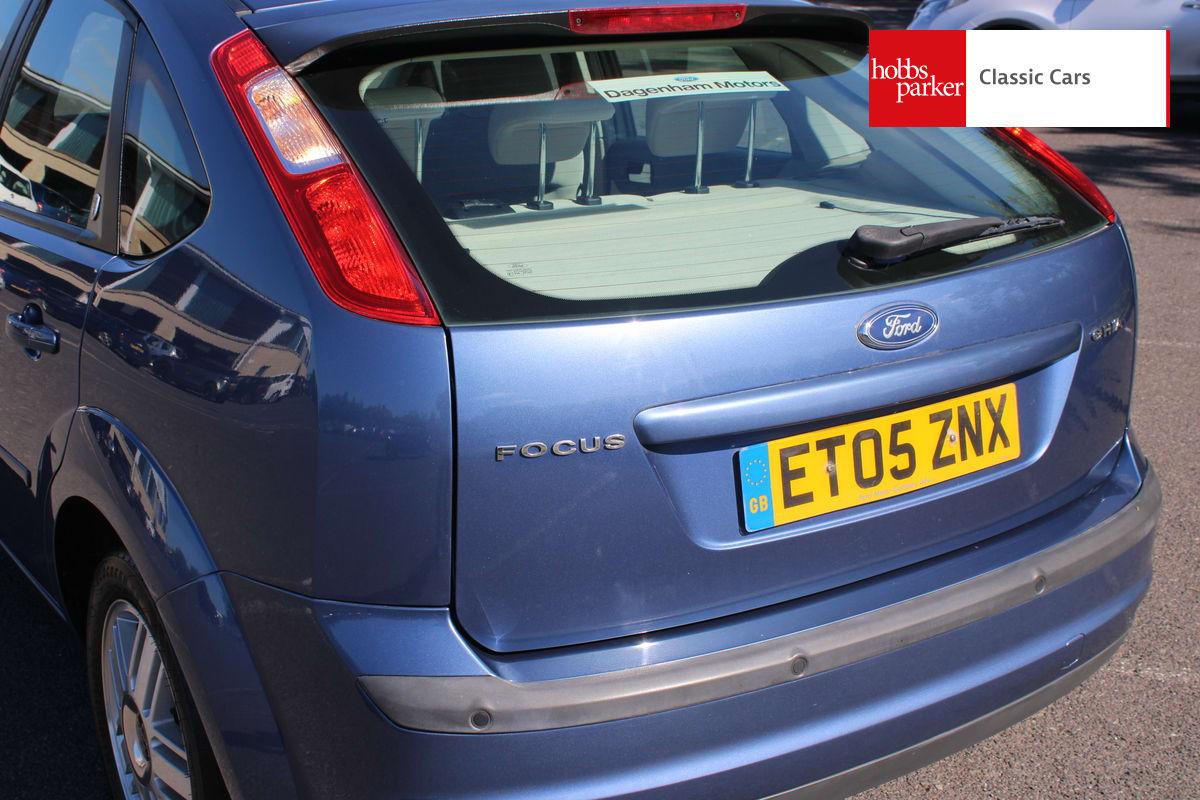 2005 Ford FOCUS GHIA AUTO