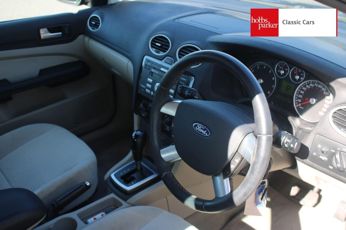 2005 Ford FOCUS GHIA AUTO