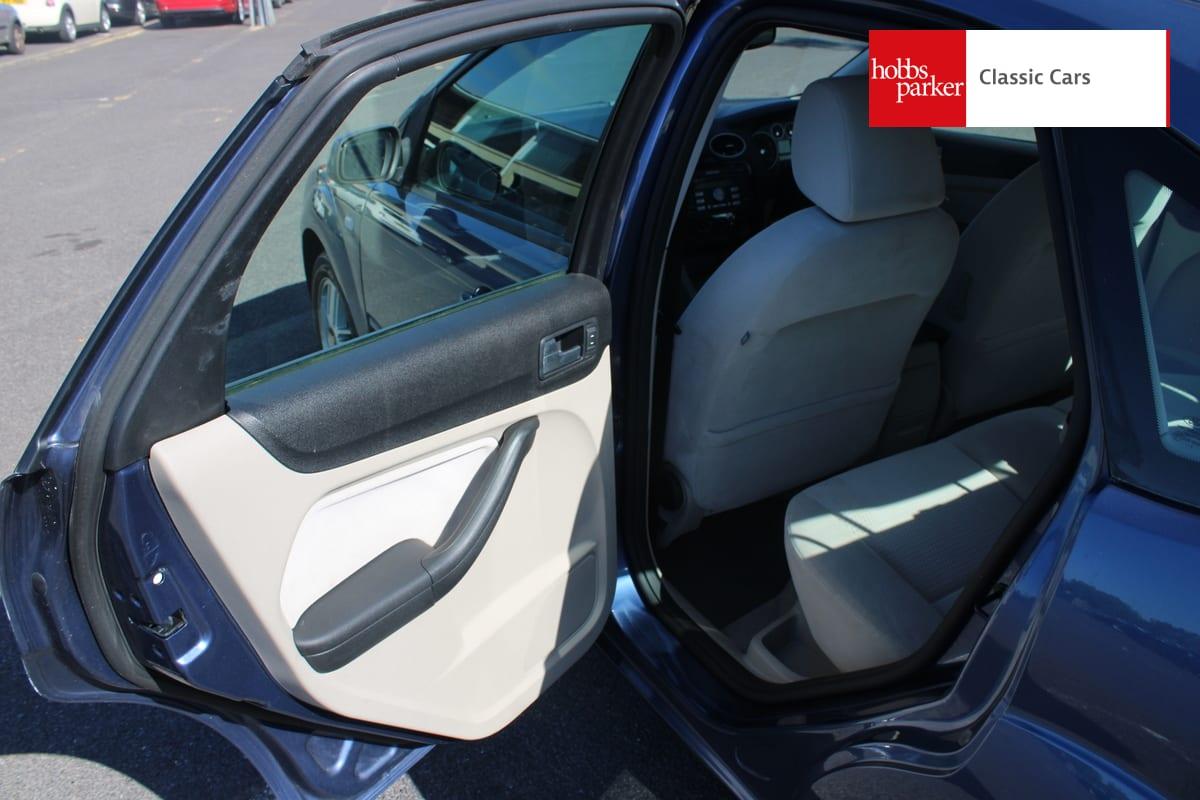 2005 Ford FOCUS GHIA AUTO
