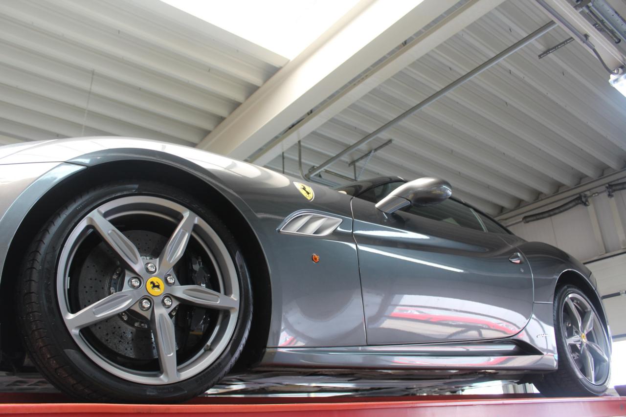 2010 Ferrari California 4.3 &ldquo;Tasteful Grigio Silverstone&rdquo;