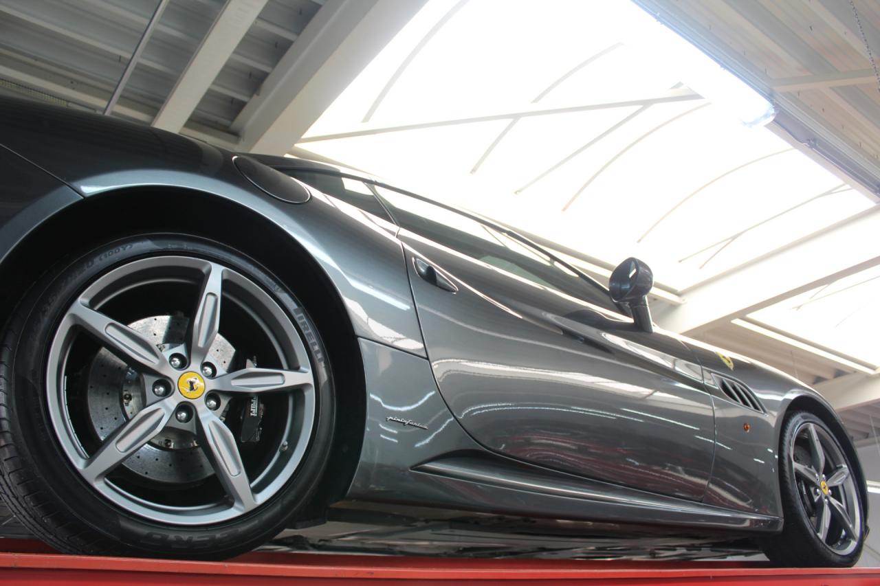 2010 Ferrari California 4.3 &ldquo;Tasteful Grigio Silverstone&rdquo;