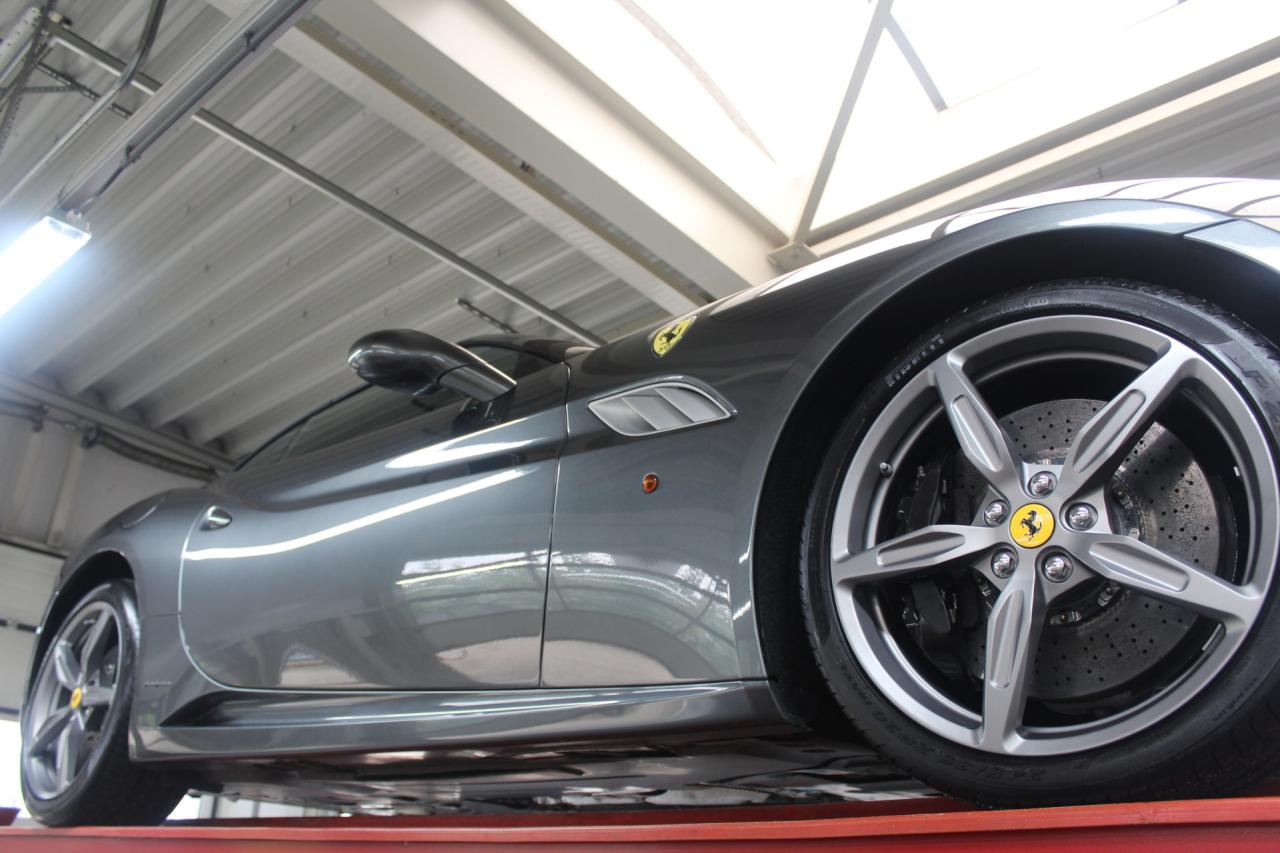 2010 Ferrari California 4.3 &ldquo;Tasteful Grigio Silverstone&rdquo;