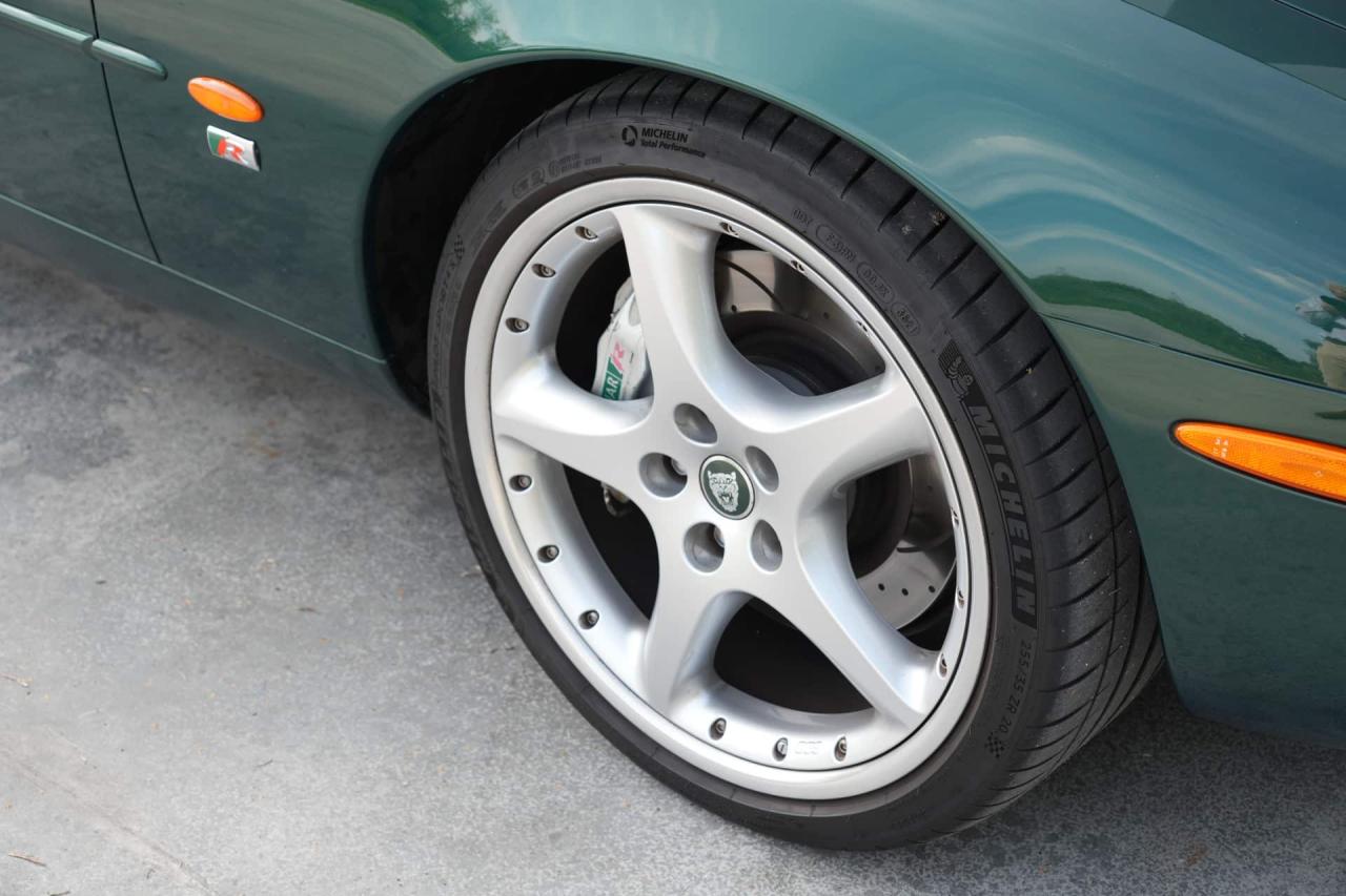 2003 Jaguar XKR