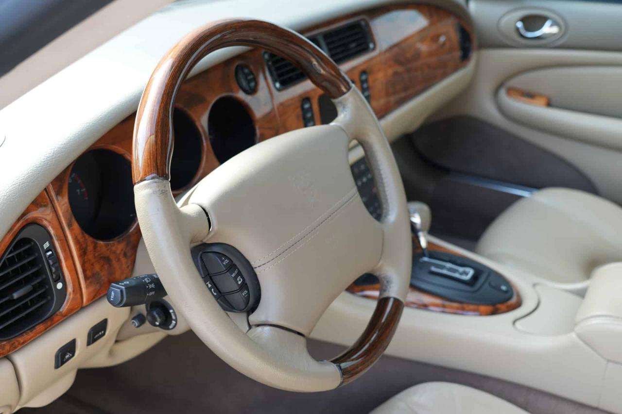 2003 Jaguar XKR