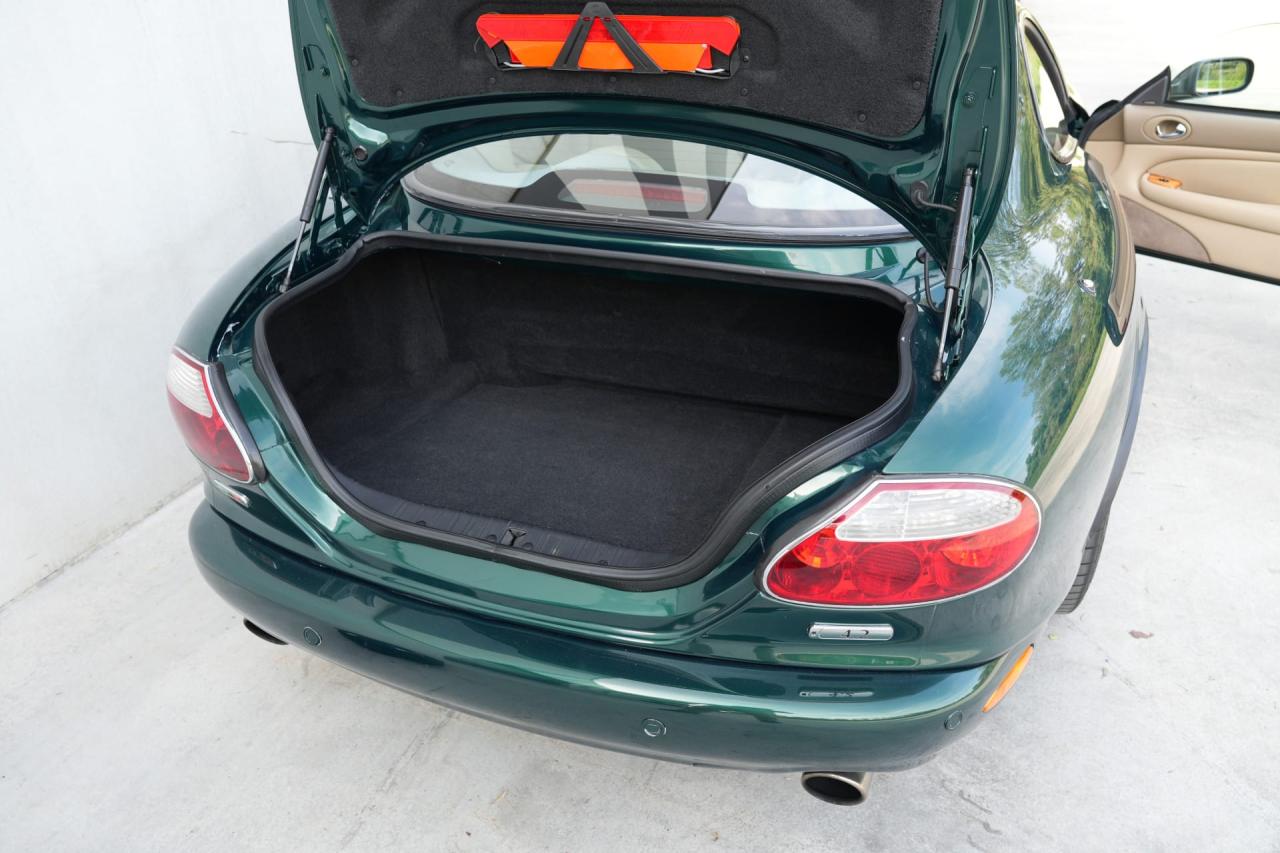 2003 Jaguar XKR