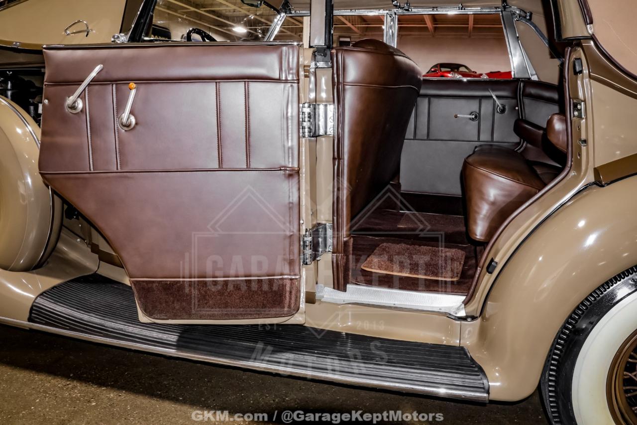 1935 Auburn 851