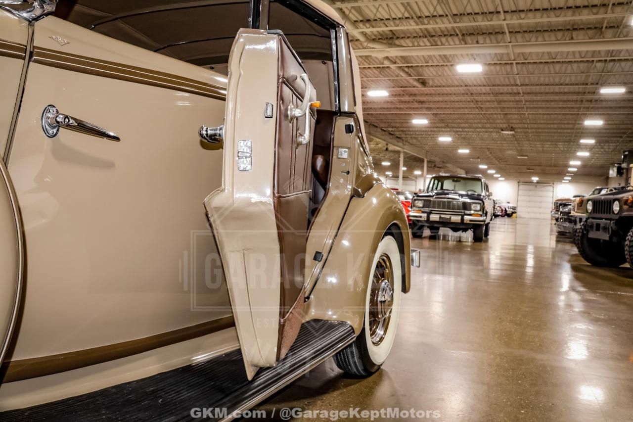 1935 Auburn 851