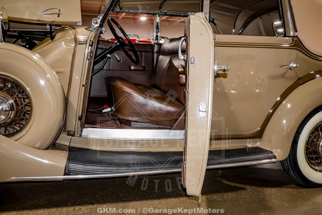 1935 Auburn 851