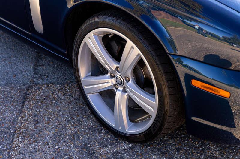 2008 Jaguar XJR