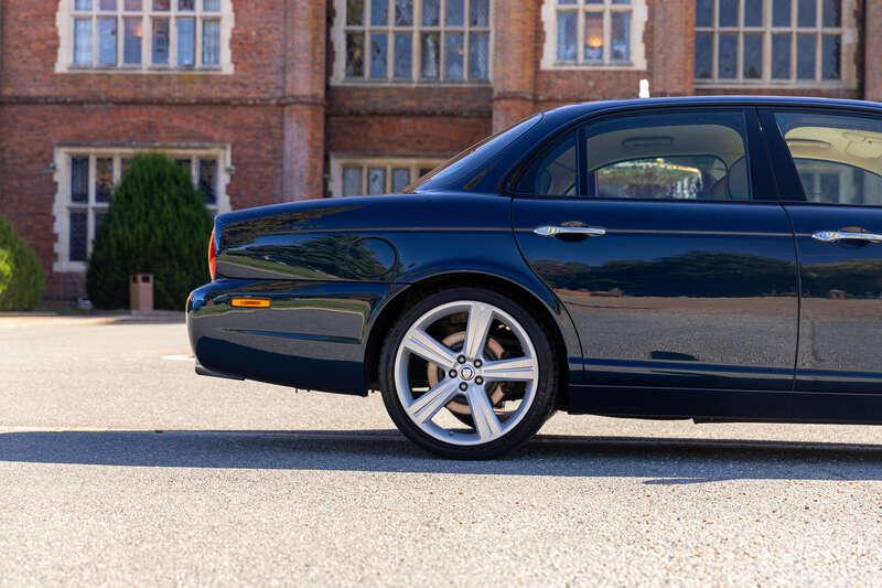 2008 Jaguar XJR