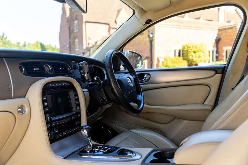 2008 Jaguar XJR