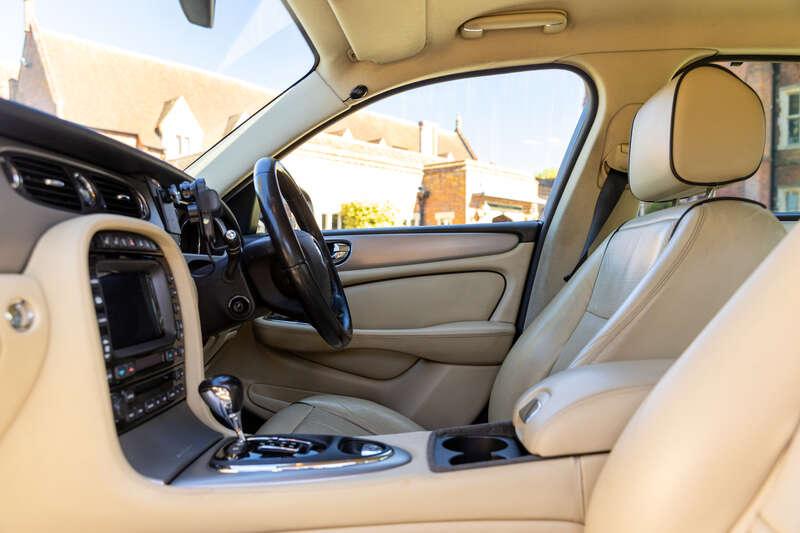 2008 Jaguar XJR