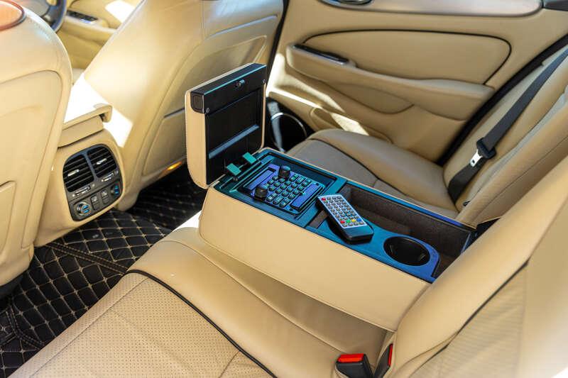 2008 Jaguar XJR