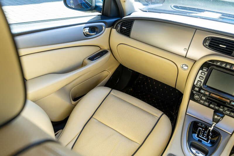 2008 Jaguar XJR