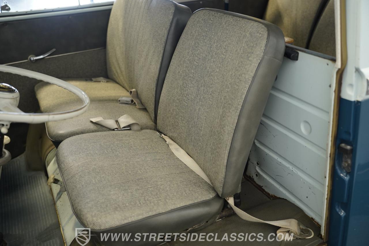 1965 Volkswagen Type 2 13 Window Deluxe Bus