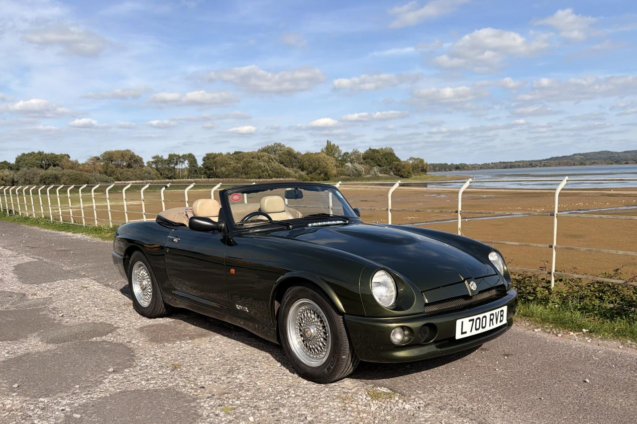 1994 MG RV8