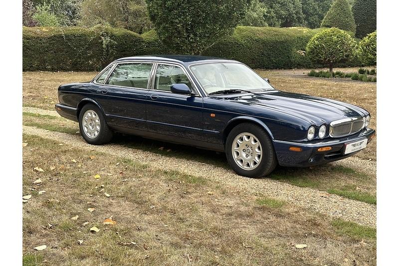 2002 Jaguar V8 Xj SE  LWB