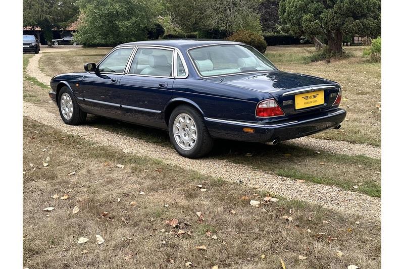 2002 Jaguar V8 Xj SE  LWB