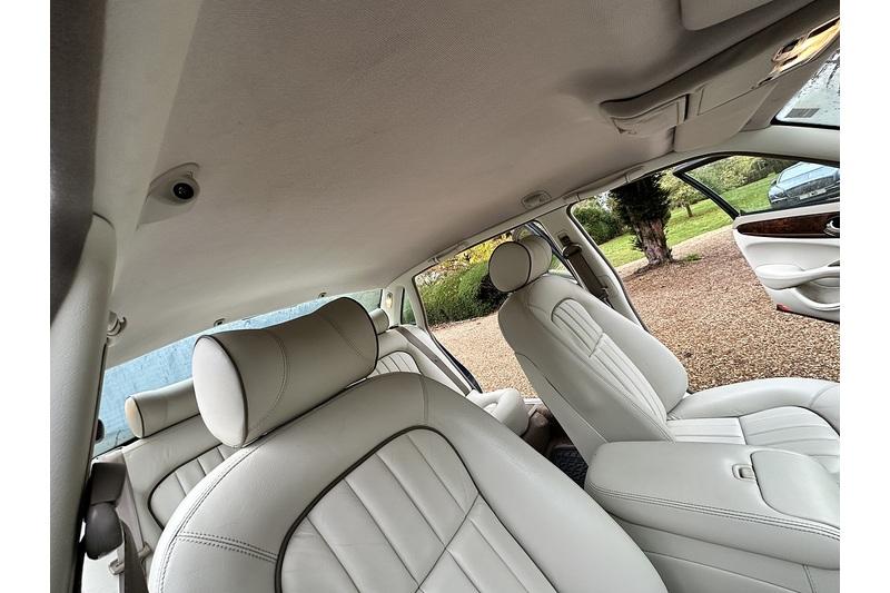 2002 Jaguar V8 Xj SE  LWB