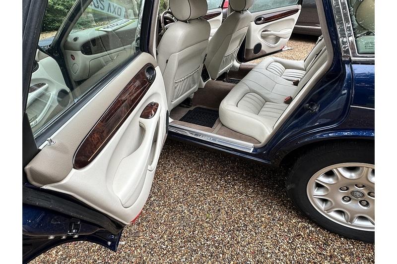 2002 Jaguar V8 Xj SE  LWB