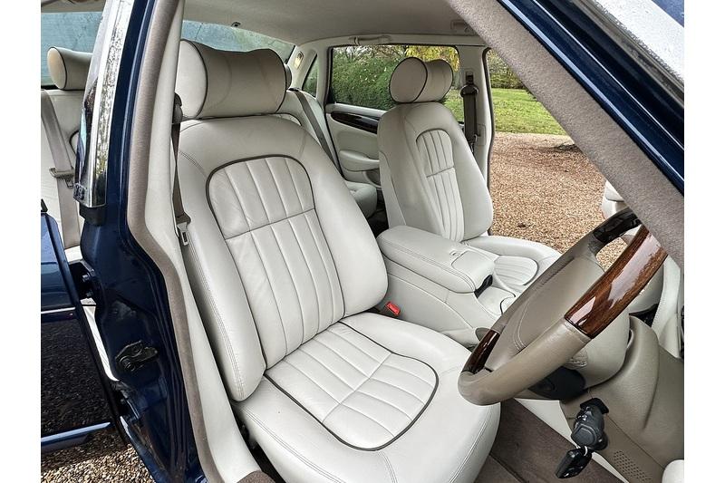 2002 Jaguar V8 Xj SE  LWB