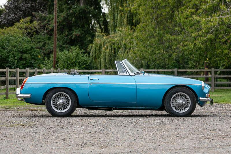 1967 MG B