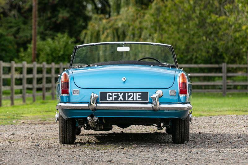 1967 MG B