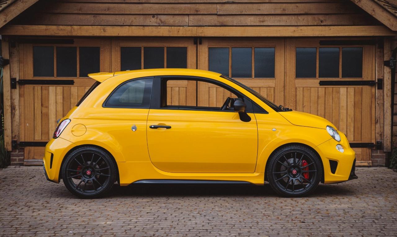 2016 Abarth 500 695 Biposto Record