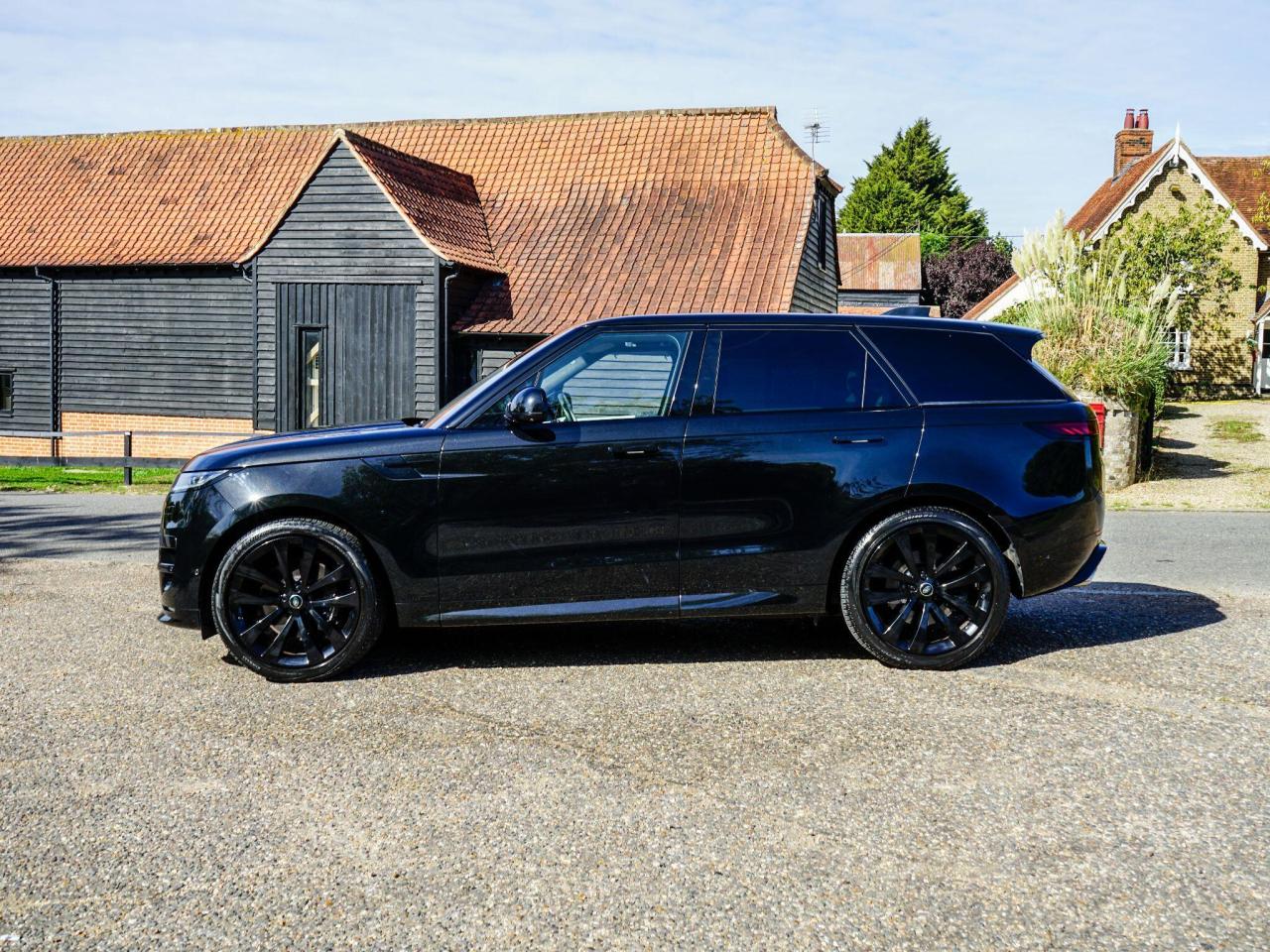 2023 Land Rover 4.4 P530 V8 First Edition Auto 4WD Euro 6 (s/s) 5dr