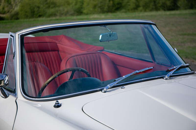 1970 Aston Martin DB6