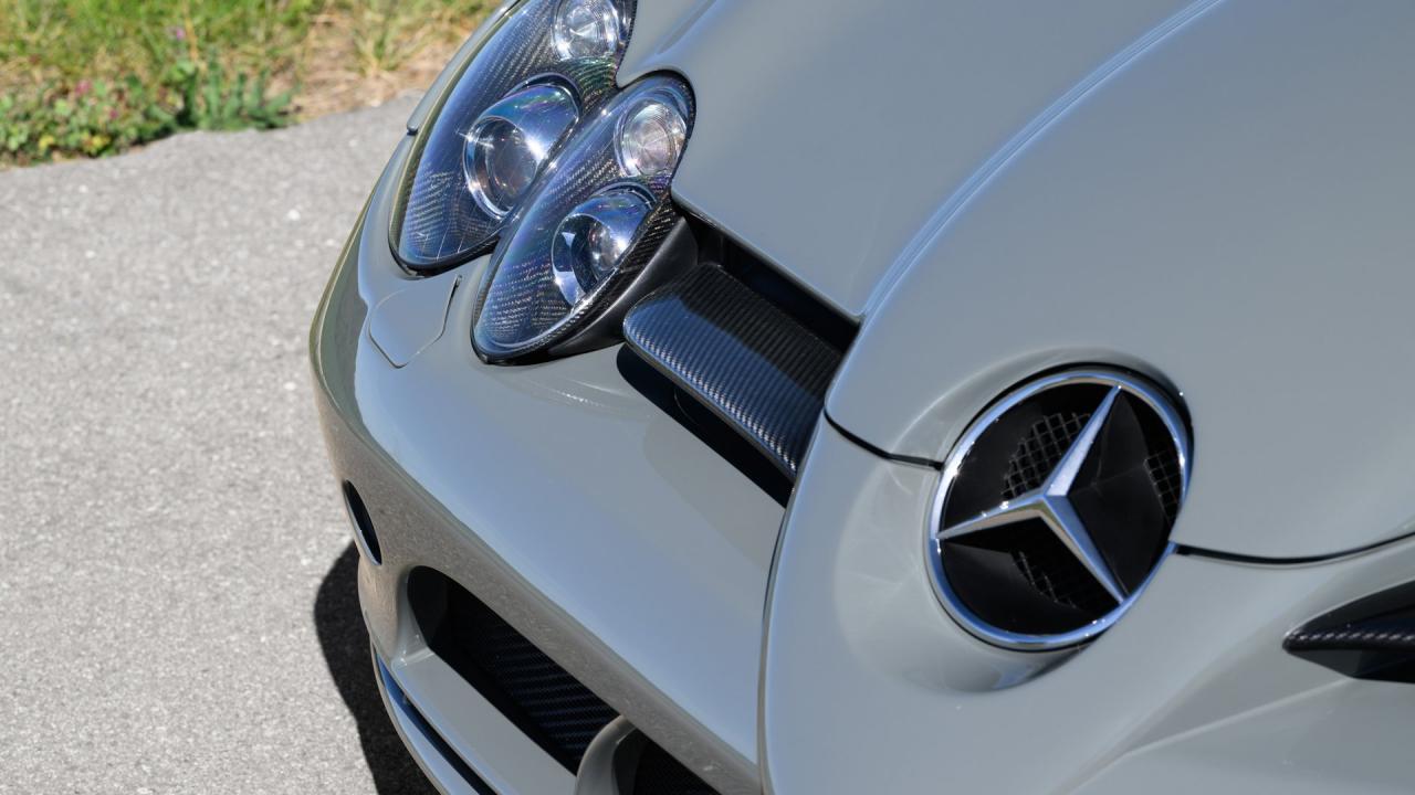 2005 Mercedes - Benz McLaren SLR Coup&eacute;
