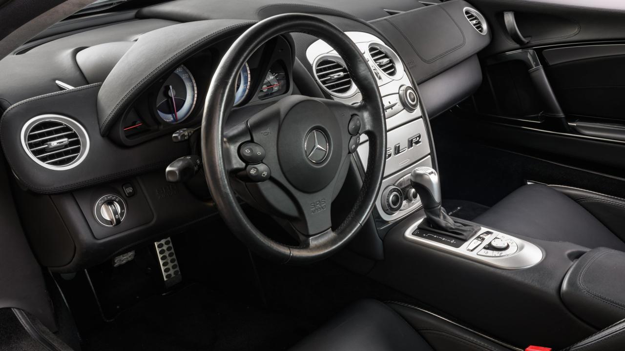 2005 Mercedes - Benz McLaren SLR Coup&eacute;