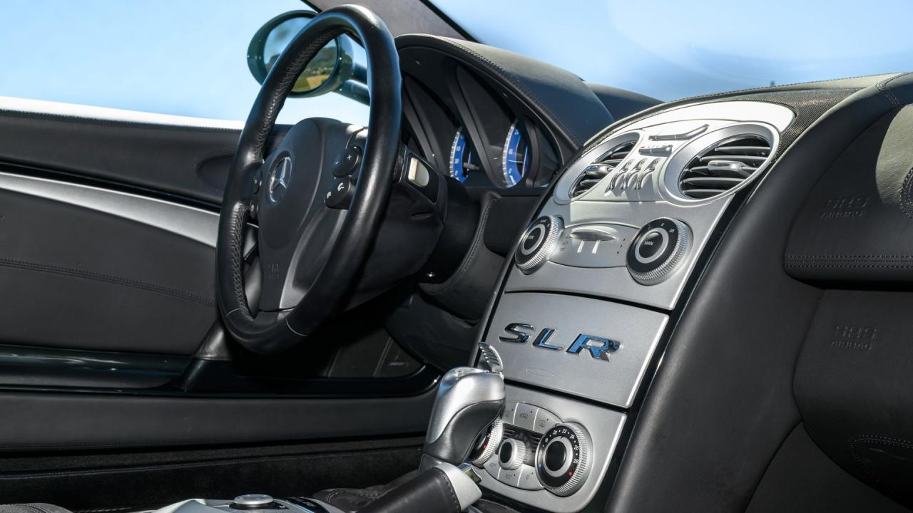 2005 Mercedes - Benz McLaren SLR Coup&eacute;