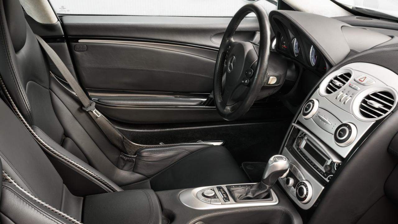 2005 Mercedes - Benz McLaren SLR Coup&eacute;