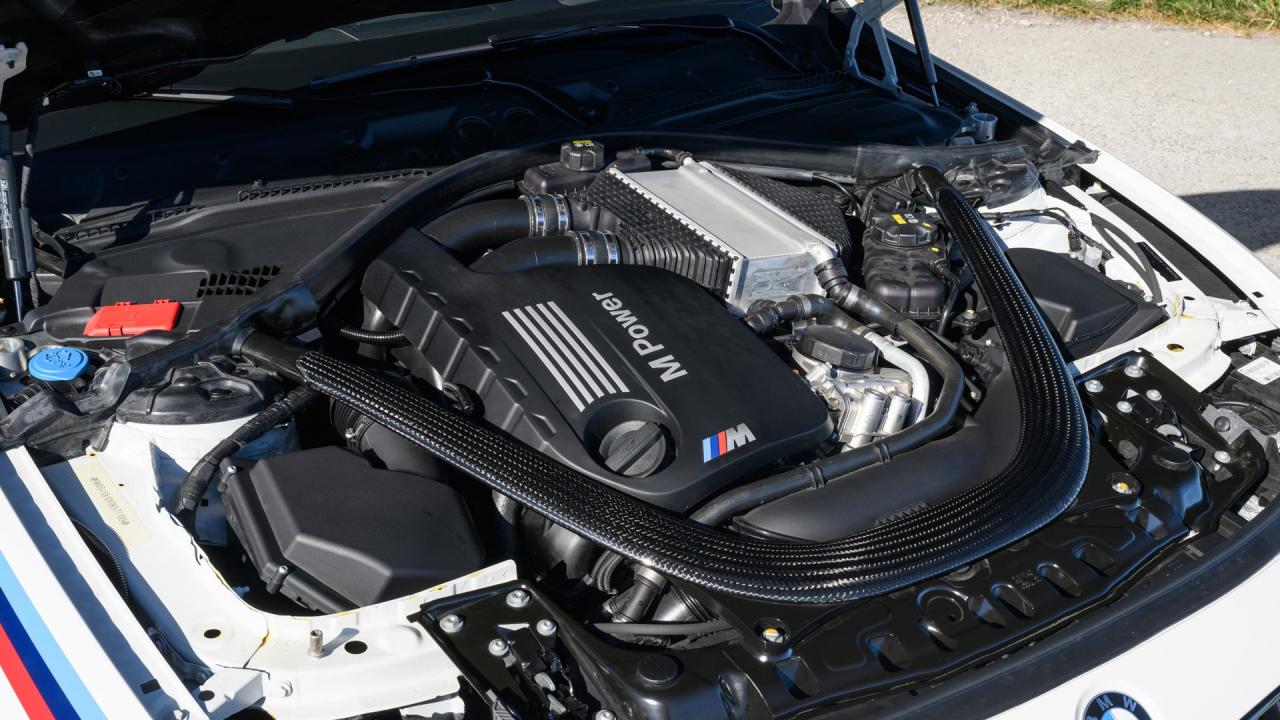 2017 BMW M4 DTM Champion Edition