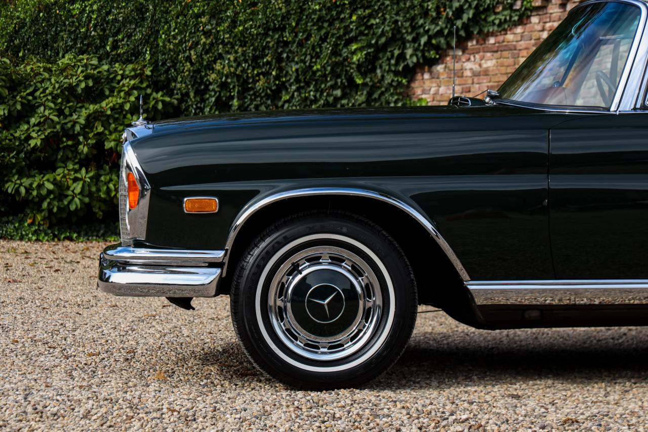 1969 Mercedes - Benz Mercedes Benz 280 SE Cabriolet &ldquo;Dunkeloliv or Dark Olive&rdquo;
