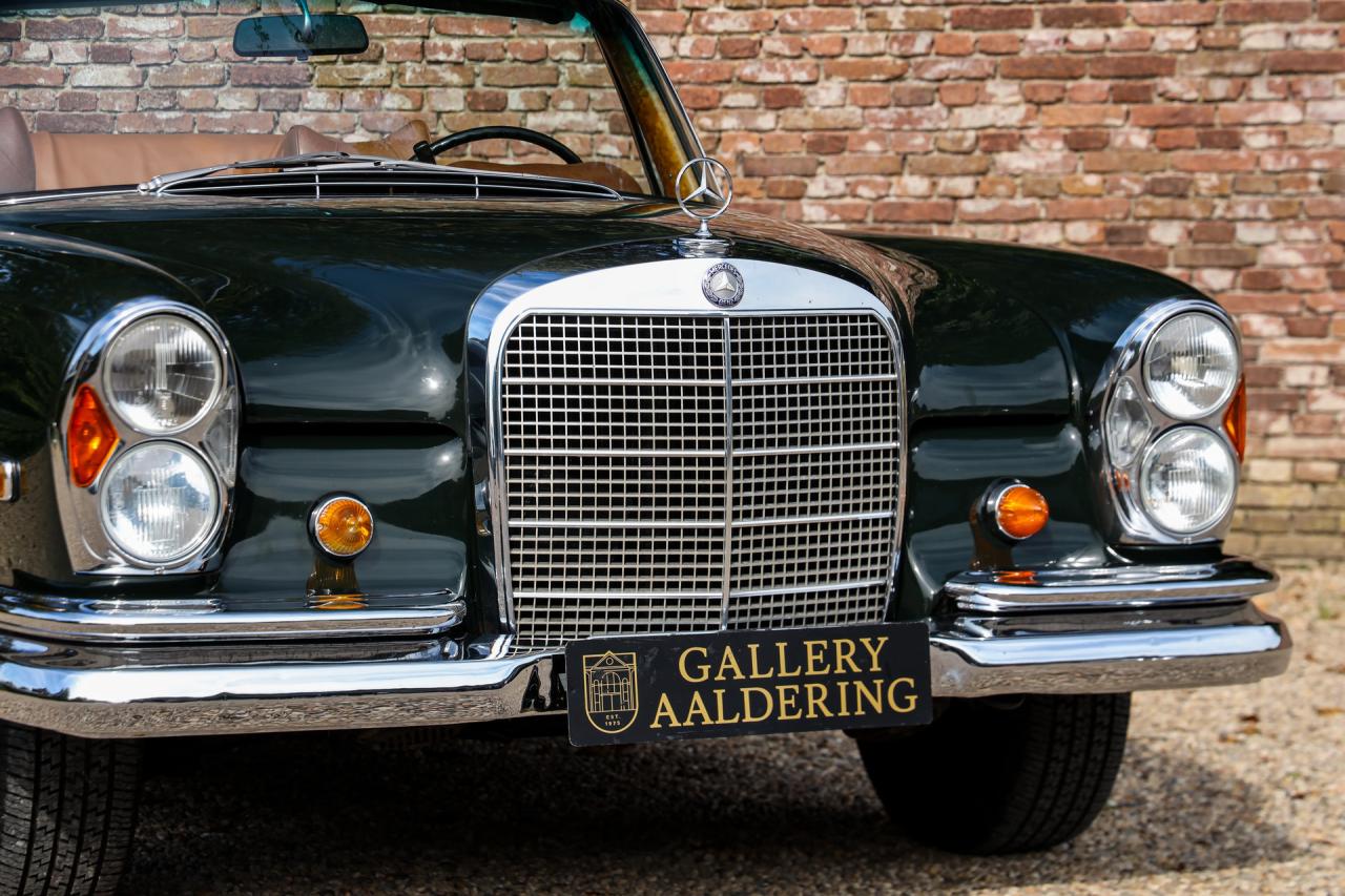 1969 Mercedes - Benz Mercedes Benz 280 SE Cabriolet &ldquo;Dunkeloliv or Dark Olive&rdquo;