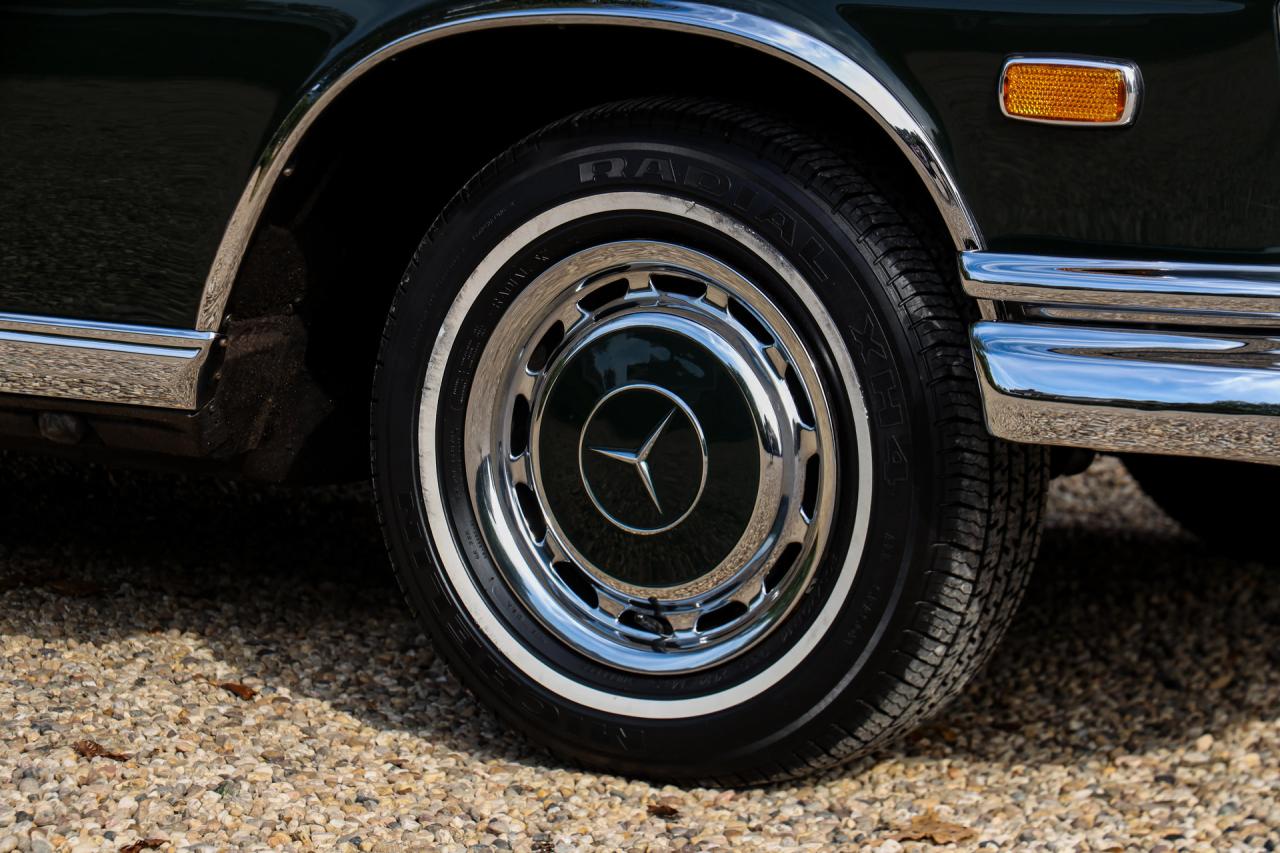 1969 Mercedes - Benz Mercedes Benz 280 SE Cabriolet &ldquo;Dunkeloliv or Dark Olive&rdquo;